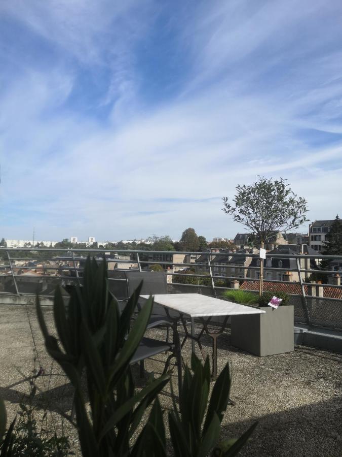 Le Carmelite Apartment Poitiers Bagian luar foto