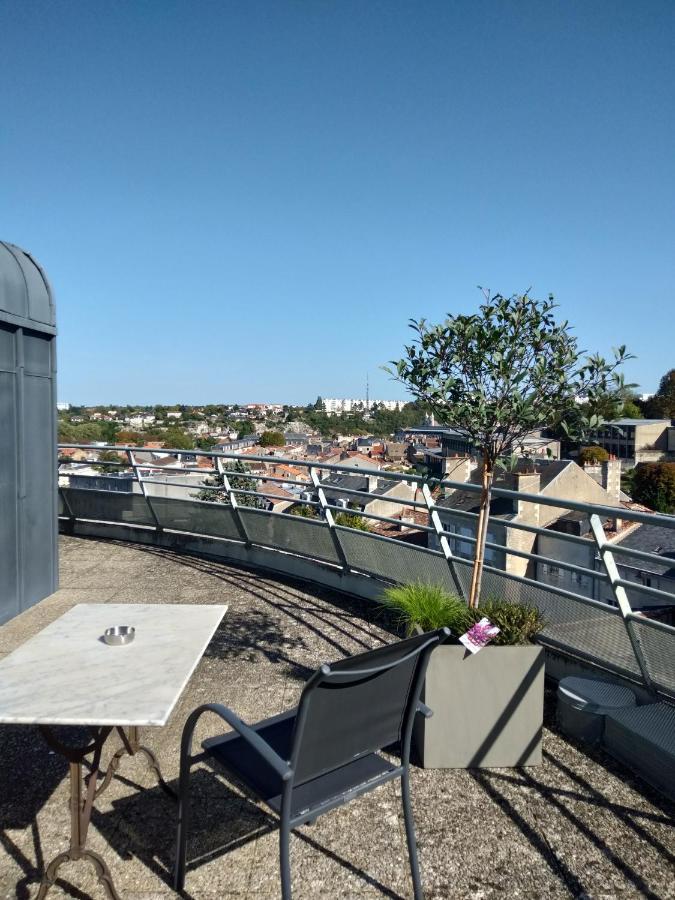 Le Carmelite Apartment Poitiers Bagian luar foto