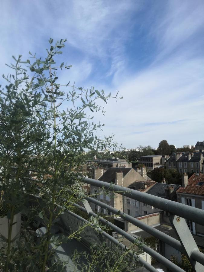 Le Carmelite Apartment Poitiers Bagian luar foto
